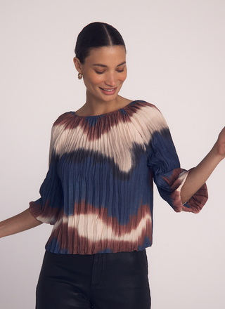 Pleated 3/4 Bubble Sleeve Blouse