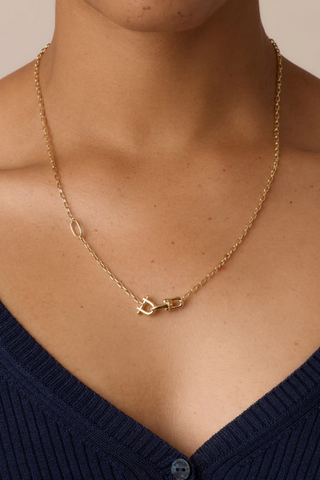 Atlas Delicate Lariat