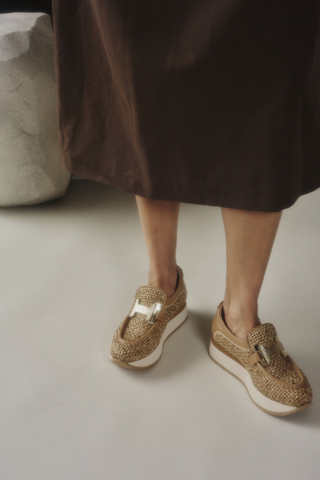 Softwaves Platform In Woven Raffia