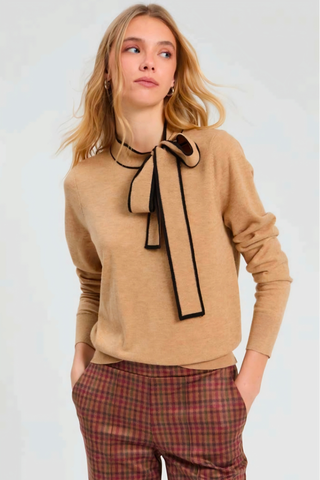 Lazo Bow Jumper