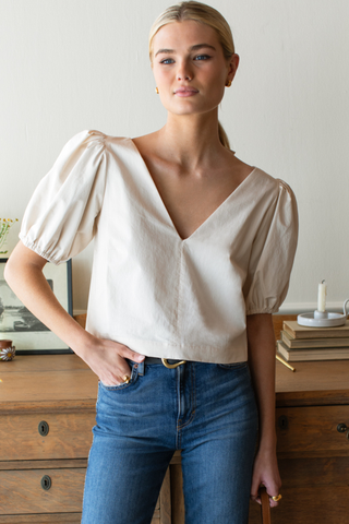 White Swan V Top